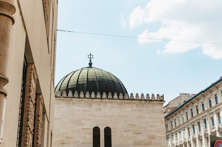 Budapest: Jewish History Guided Walking Tour with Historian - Flódni, Coffee, and the Neighborhood Break You Actually Need