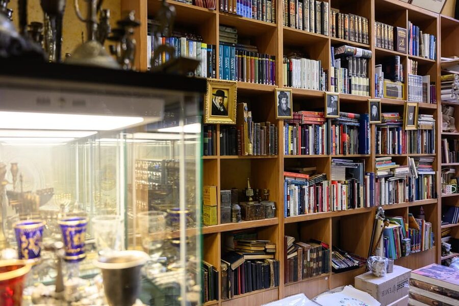 Budapest: Jewish History with Local Guide & Synagogue Ticket - Key highlights at a glance