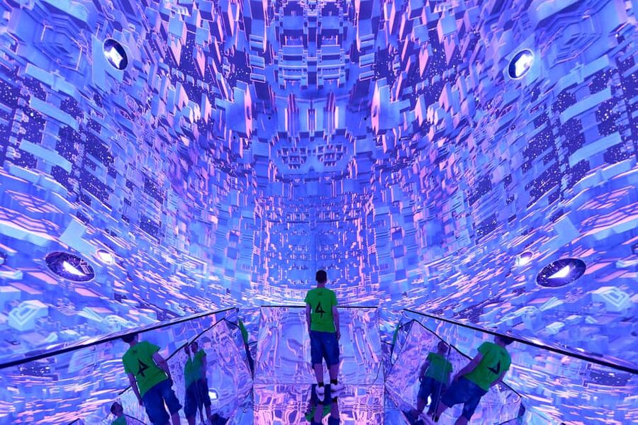 Budapest: Light Art Museum - Immersive New Media Experience - What to bring and how to act for the best light effects