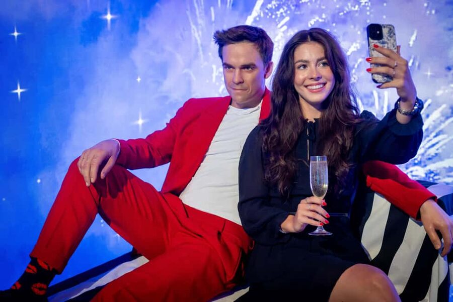 Budapest: Madame Tussauds Entry Ticket - Waxworks and red carpet photo moments with celebrities