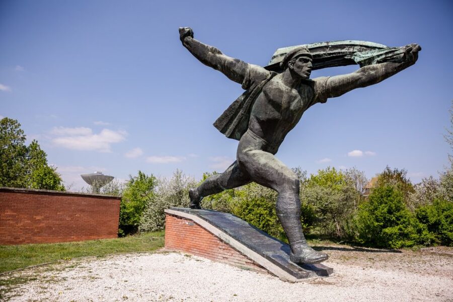 Budapest: Memento Park and Icons of Communism Guided Tour - Price and logistics: is $63 worth it?