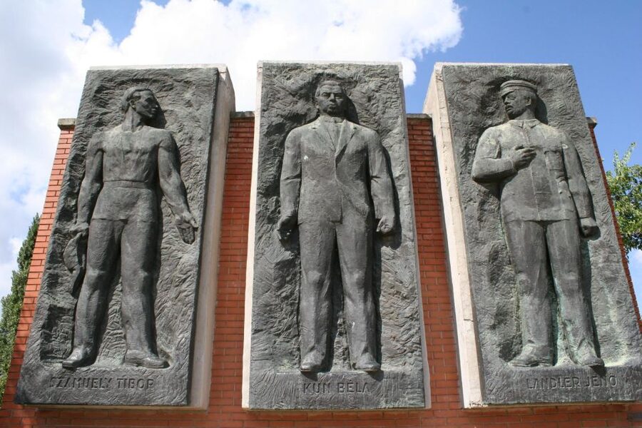 Budapest: Memento Park Ticket - Why Memento Park feels more like history class than a postcard