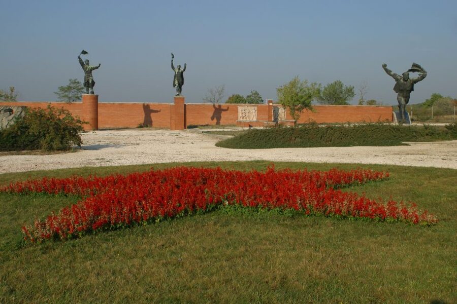 Budapest: Memento Park Ticket - Finding the entrance at Balatoni út and Szabadkai utca