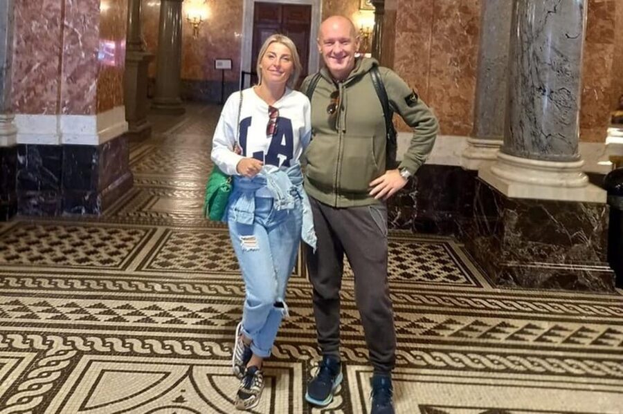 Budapest : Must-see attractions walking tour - St. Stephen’s Basilica and St. Stephen’s Square, where you learn to look