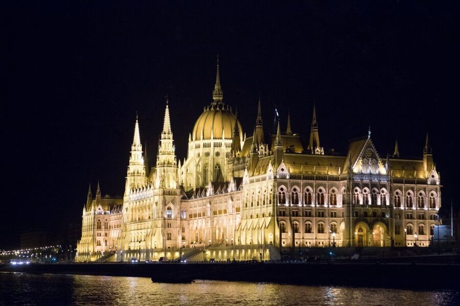 Budapest: Night Walking Tour with Danube River Cruise - Price and Value: $86 for 3 Hours, Two Modes of Sightseeing, and a Drink