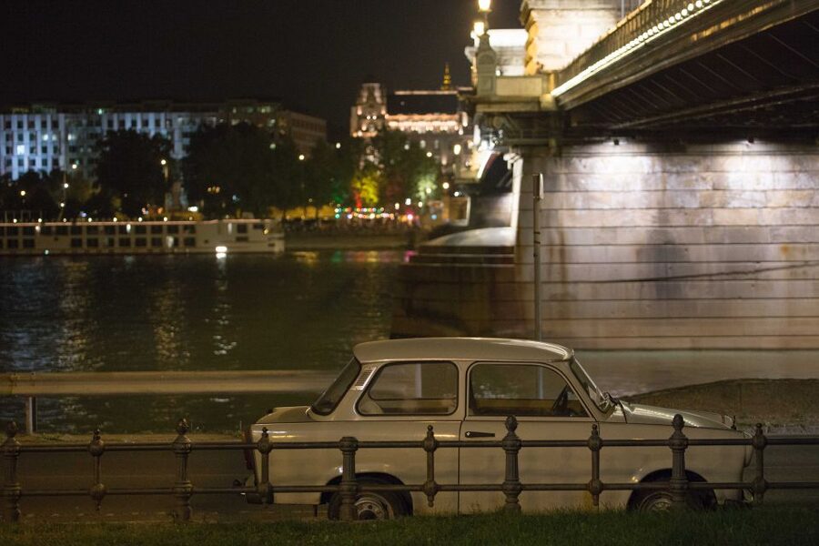 Budapest: Night Walking Tour with River Cruise and Wine - The night walk through downtown: Chain Bridge, St. Stephen’s Basilica, and more