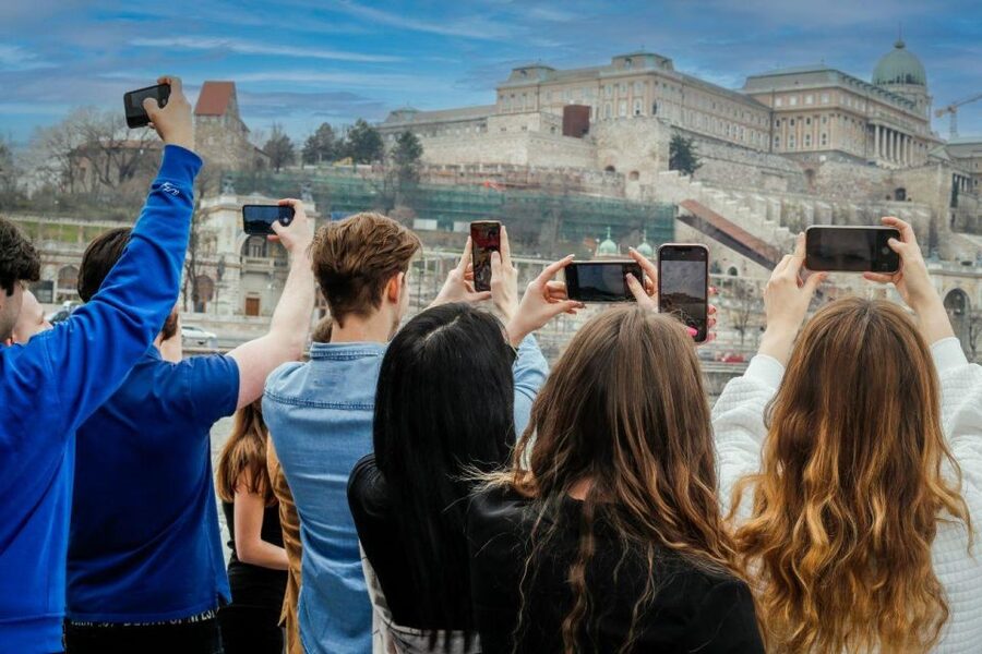Budapest: Nighttime or Daytime Sightseeing Cruise - Who should book this cruise, and who might prefer a different plan