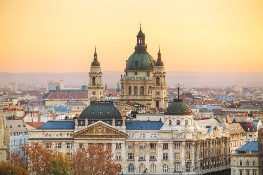 Budapest Old Town and Top Attractions Private Walking Tour - Finishing at Széchenyi Chain Bridge: views, engineering, and unification symbolism