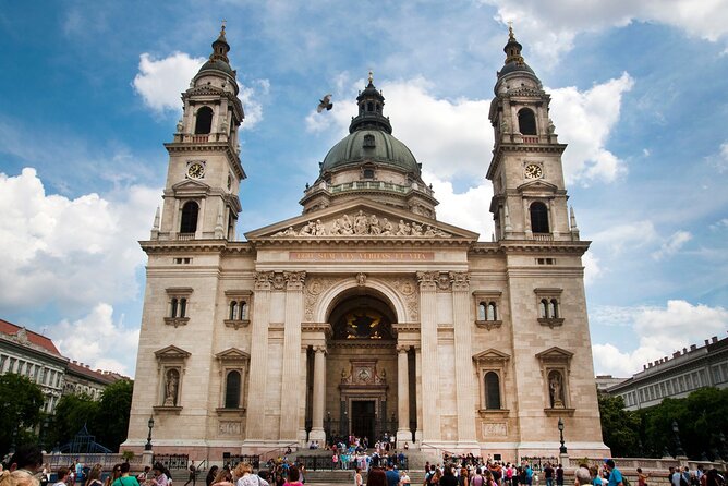 Budapest Orientation Walking Tour - St. Stephen’s Basilica and St. Stephen’s Square: the story you can see
