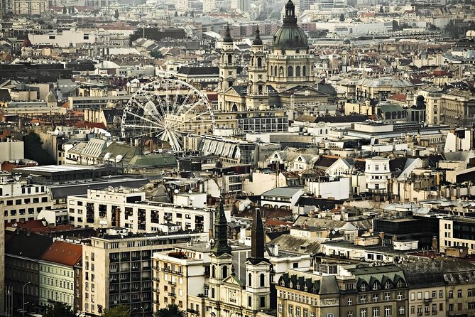 Budapest Overview Private tour - Snacks and coffee: the small break that keeps the tour from feeling rushed