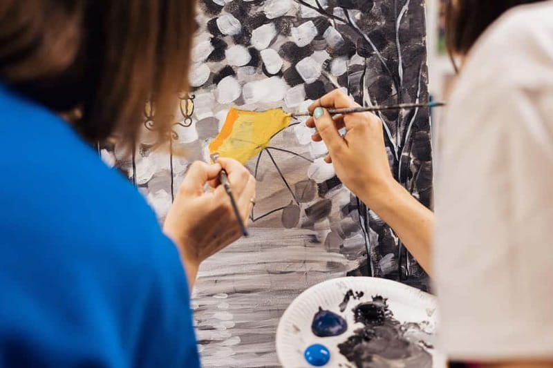 Budapest: Paint and sip experience - The 2.5-hour flow: how the class keeps you moving