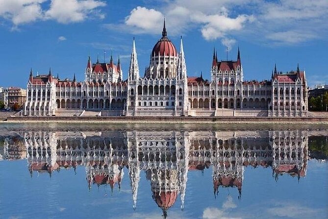 Budapest Parliament Audio Guide Tour with Danube Cruise - The audio guide in your pocket: why it works better than a crowd tour
