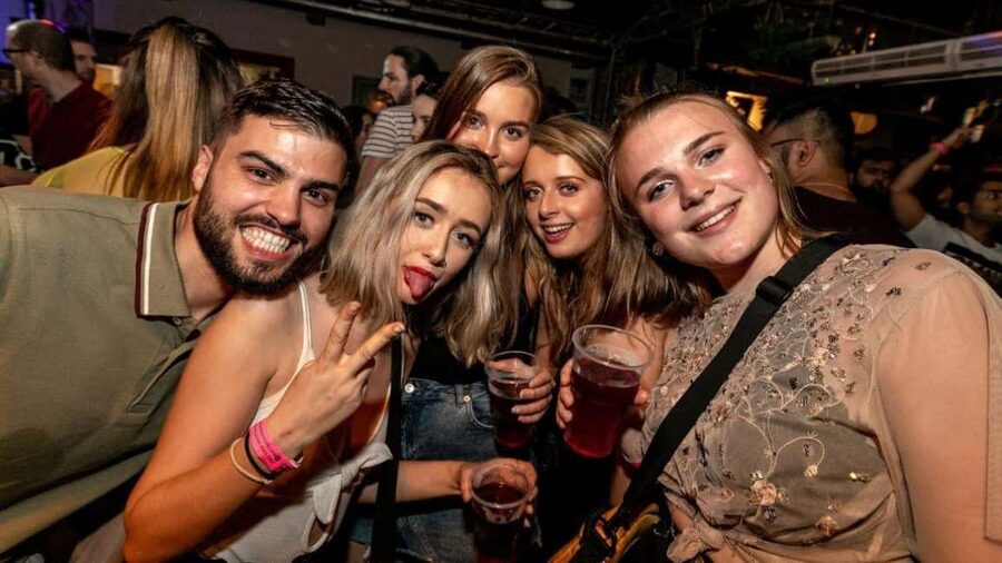 Budapest: Party District Bar-Hop with 2hr Unlimited Drinks - Smart casual, ID checks, and walking reality