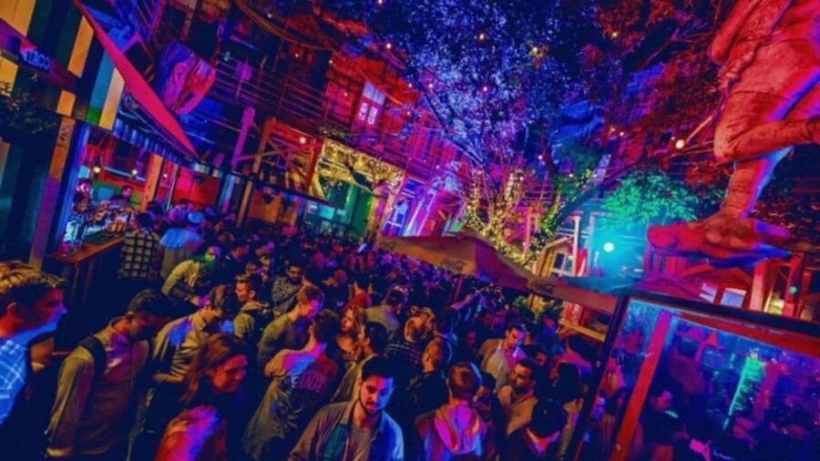 Budapest: Party District Bar-Hop with 2hr Unlimited Drinks - Who this pub crawl fits best, and who should think twice