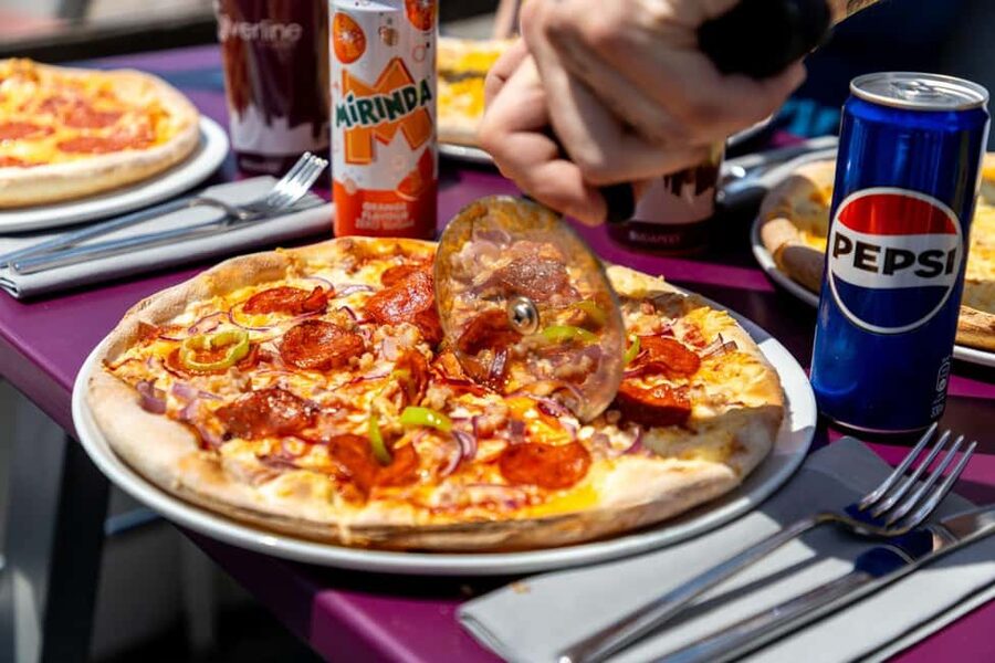 Budapest: Pizza Cruise - Service Style That Makes the Trip Feel Easy