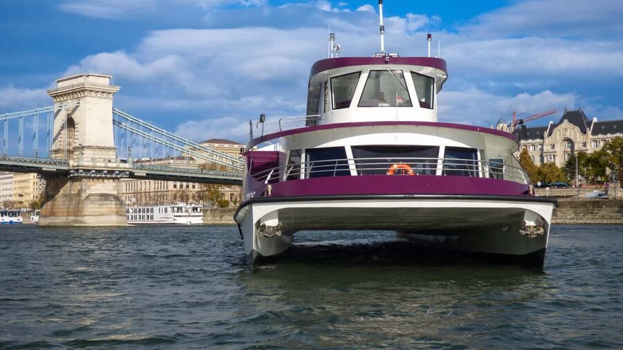 Budapest: Pizza Cruise - Danube Sightseeing Highlights You’ll Glide Past