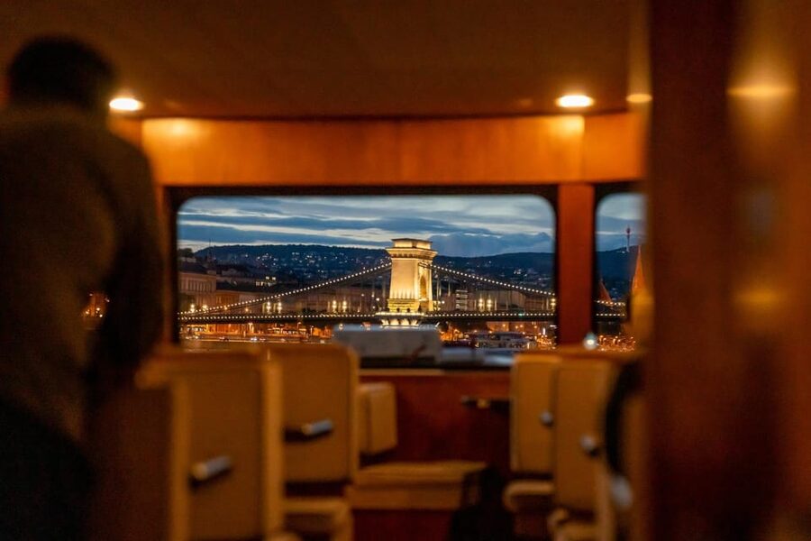 Budapest: Premium Sightseeing Cruise with Tokaj Frizzante - The Danube Sights You’ll See, Stop by Stop