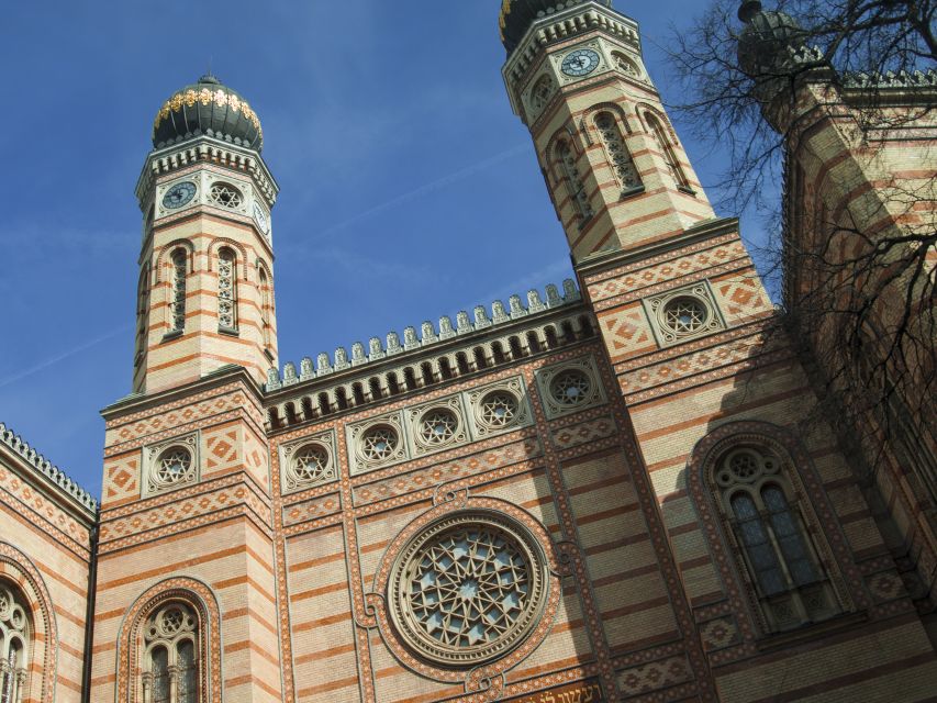 Budapest: Private 3-hour Guided City Tour by Bus - Gellért Hill Citadel photo stop, best view per minute