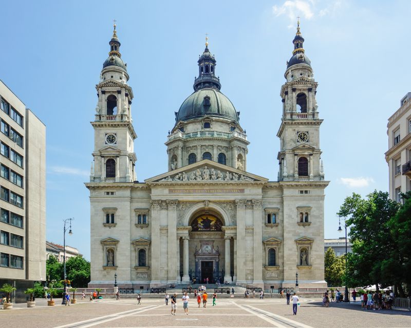Budapest: Private 3-hour Guided City Tour by Bus - Heroes’ Square and Andrássy Avenue, a walk through grand Budapest