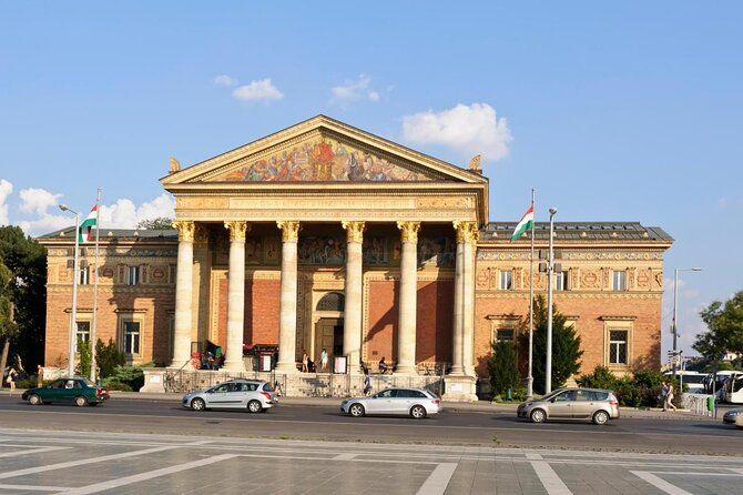 Budapest Private 4 Hour City Tour Experience with a car / van - Why this private 4-hour format feels efficient