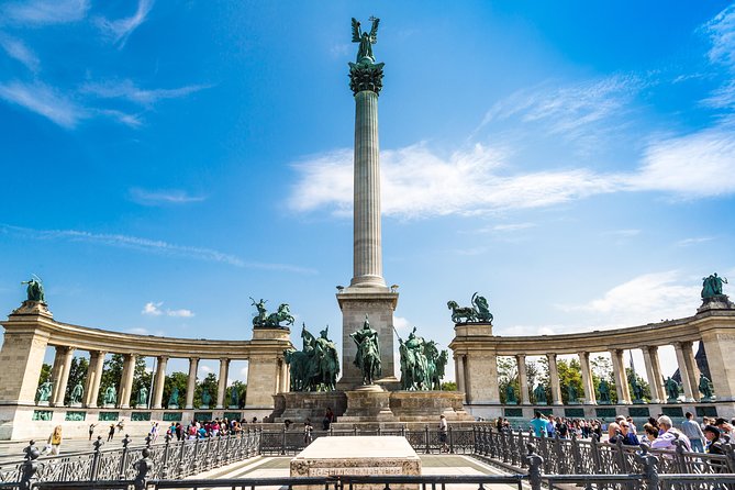 Budapest: Private 4-Hour Walking Tour with a Local - Key moments worth planning around