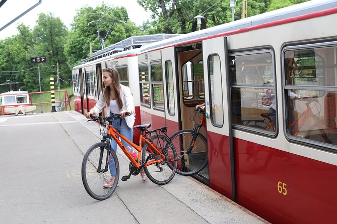 Budapest: Private Adventure Sightseeing Bicycle Tour - From St. Stephen’s Basilica to Szabadság Ter: Classic Icons First