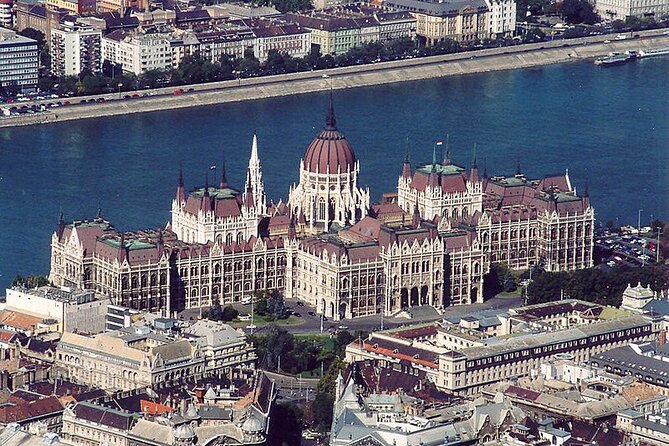 Budapest Private City Tour by car in 4 hours - Heroes’ Square: A Classic Set Piece With a Park Bonus