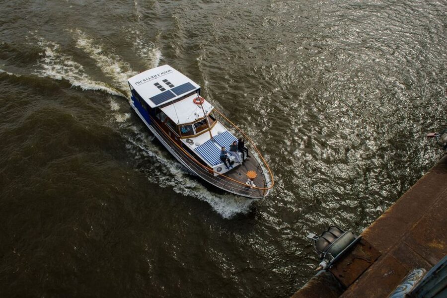 Budapest: Private Danube Yacht Cruise with Welcome Drink - Why a private yacht cruise from Budapest feels different
