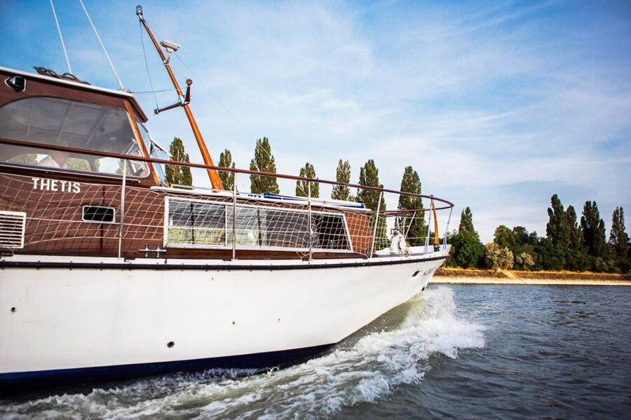 Budapest: Private Danube Yacht Cruise with Welcome Drink - The route you’ll take: Margaret Island north, then back through downtown