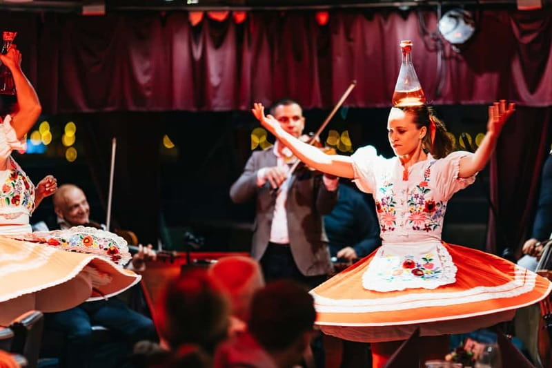 Budapest: Prosecco Dinner Cruise with Live Music - The 2-Hour Route: From Gellert Hill to the Castle District Views