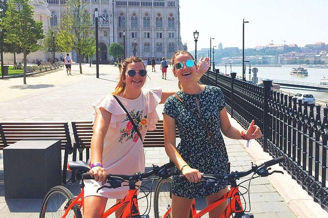 Budapest relaxed bicycle tour at sunset - Why the Danube at sunset changes the whole city