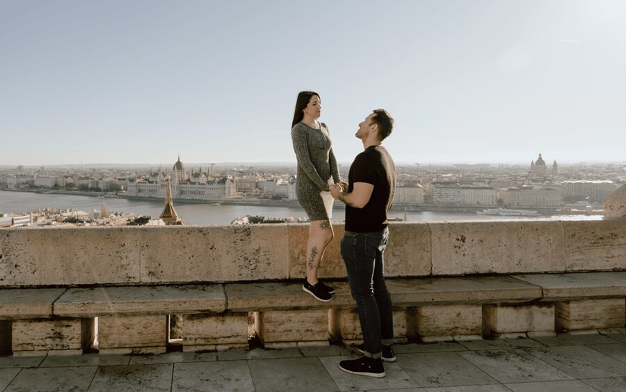 Budapest: romantic photoshoot at Buda's iconic sightseeings - Buda Castle views without turning it into a full day