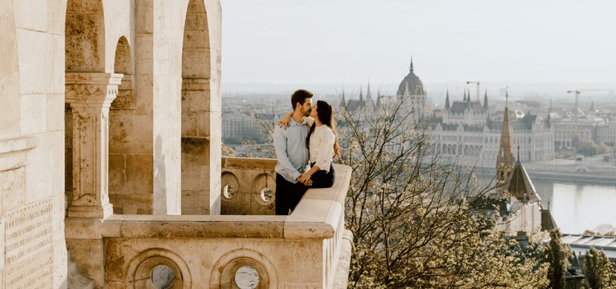 Budapest: romantic photoshoot at Buda's iconic sightseeings - The posing help that turns awkward into effortless