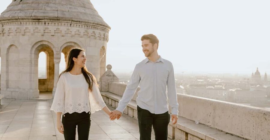 Budapest: romantic photoshoot at Buda's iconic sightseeings - Where you meet, and why that location is smart