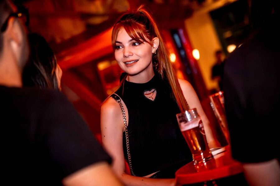 Budapest: Ruin Bar Pub Crawl with Entry Tickets - Key points before you go