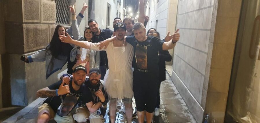 Budapest: Ruin Bar Pub Crawl with Entry Tickets - Small logistics that help you have fun