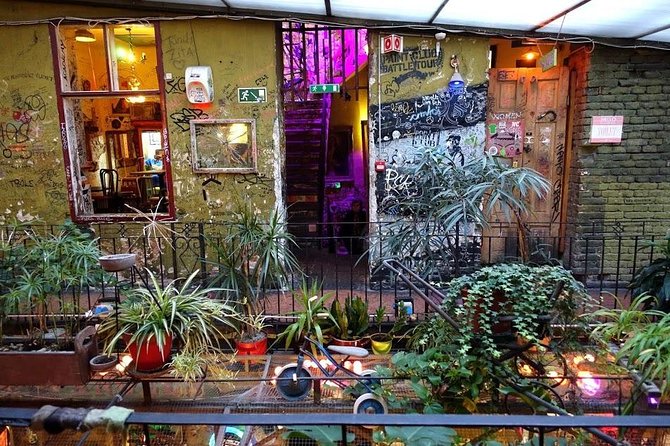 Budapest Ruin Bars Evening Walking Tour with Drinks & Snacks - What to expect at each ruin bar stop