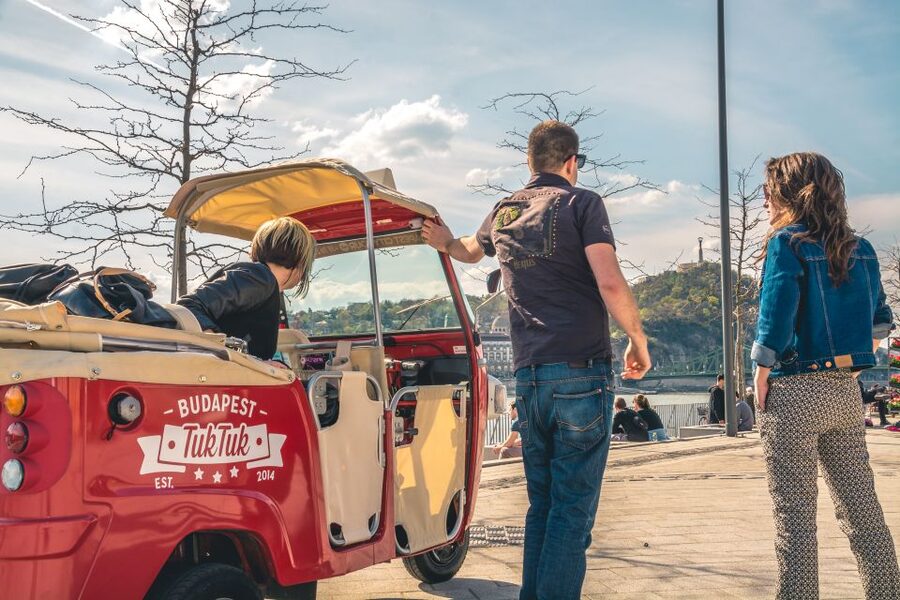 Budapest: Scenic Tuk Tuk Tour - Citadel and Philosopher’s Garden, viewpoints with a purpose