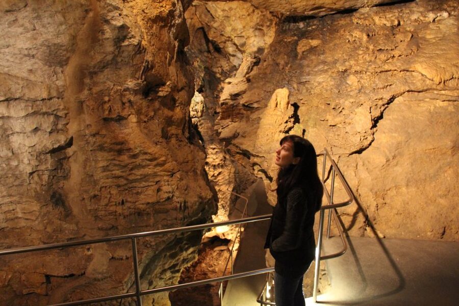 Budapest: Semlő-hegyi & Pál-völgyi Caves Guided Walking Tour - Should you book this Budapest cave tour?