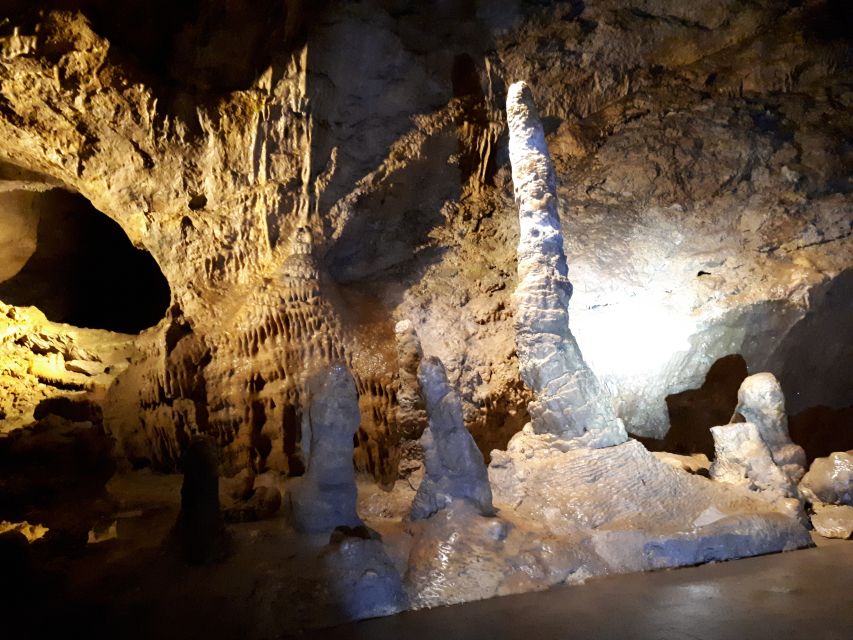 Budapest: Semlő-hegyi & Pál-völgyi Caves Guided Walking Tour - Price and value: is $52 for 2.5 hours fair?