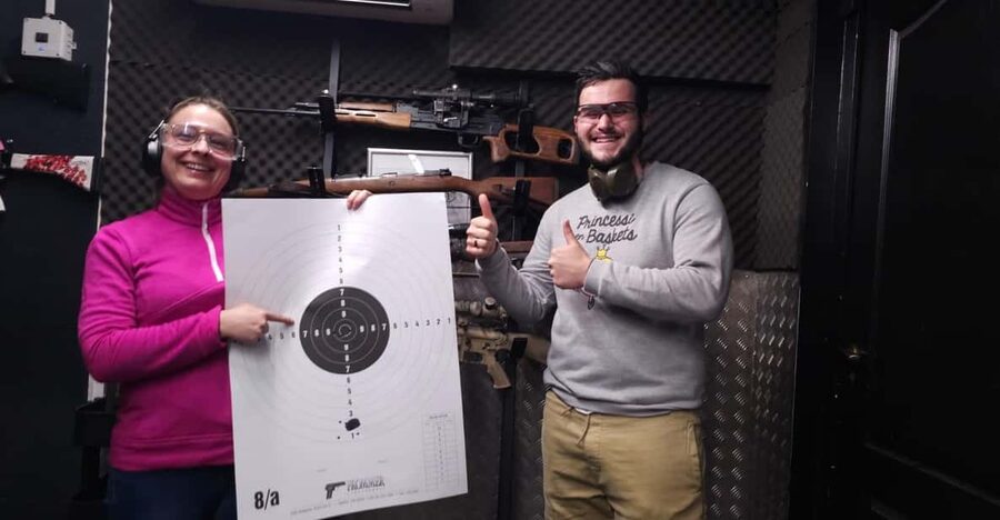 Budapest: Shooting Experience for Couples, The Perfect Date - Inside activity with English and Spanish coaching, plus a very practical pace