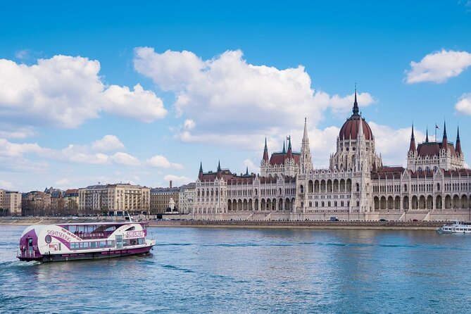 Budapest Sightseeing with Drink Included - Gellért Hill, Elisabeth Bridge, and the viewpoint payoff