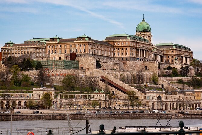 Budapest Sightseeing with Drink Included - The drink included: simple, but it can change your mood