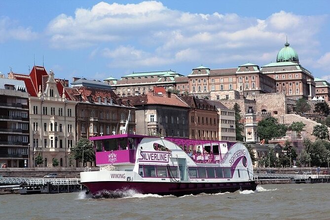 Budapest Sightseeing with Drink Included - Audio guide setup: earphones matter more than you think