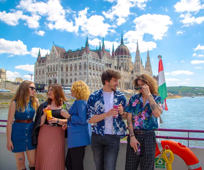 Budapest: Skyline Sightseeing Cruise with Parliament View - The Free Audio App, Earphones, and How to Listen Onboard