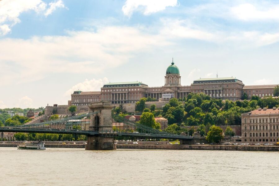 Budapest: Summer Brunch & Cruise with Prosecco or Cake - Prosecco option, included drinks, and how to avoid the drink confusion