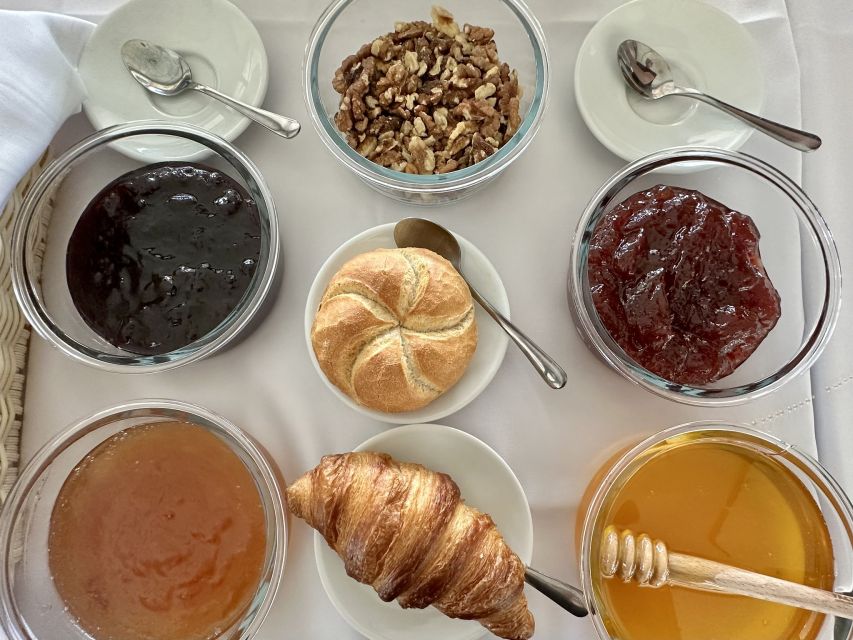 Budapest: Summer Brunch & Cruise with Prosecco or Cake - The 60-minute cruise route: what you’ll see from the Danube