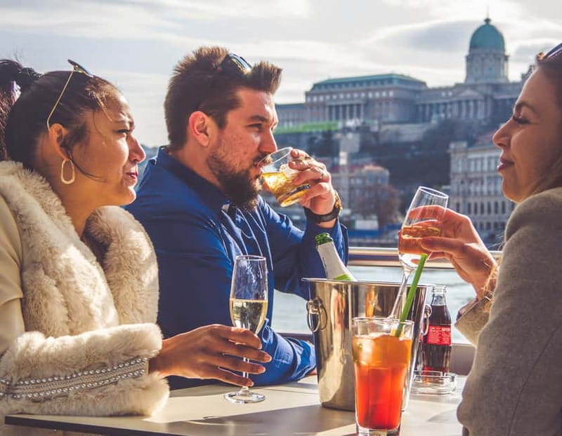 Budapest: Sunset Cruise with 2 Cocktails - Who this cruise suits best
