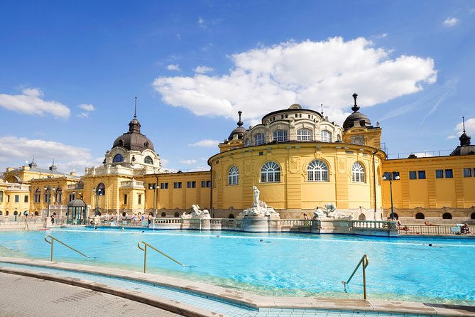 Budapest Széchenyi Spa with Danube Cruise and Optional Dinner - What you actually see on the boat at night