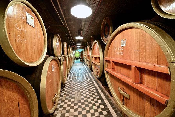 Budapest Tuk Tuk Tour with House of the Unicum Distillery Visit - Pickup, drop-off, and why the meeting point matters